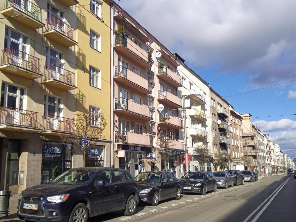 Centrum, 700M Do Plazy - 2 Sypialnie, Salon, Balkon, Bezplatny Parking, Gdynia Exterior foto